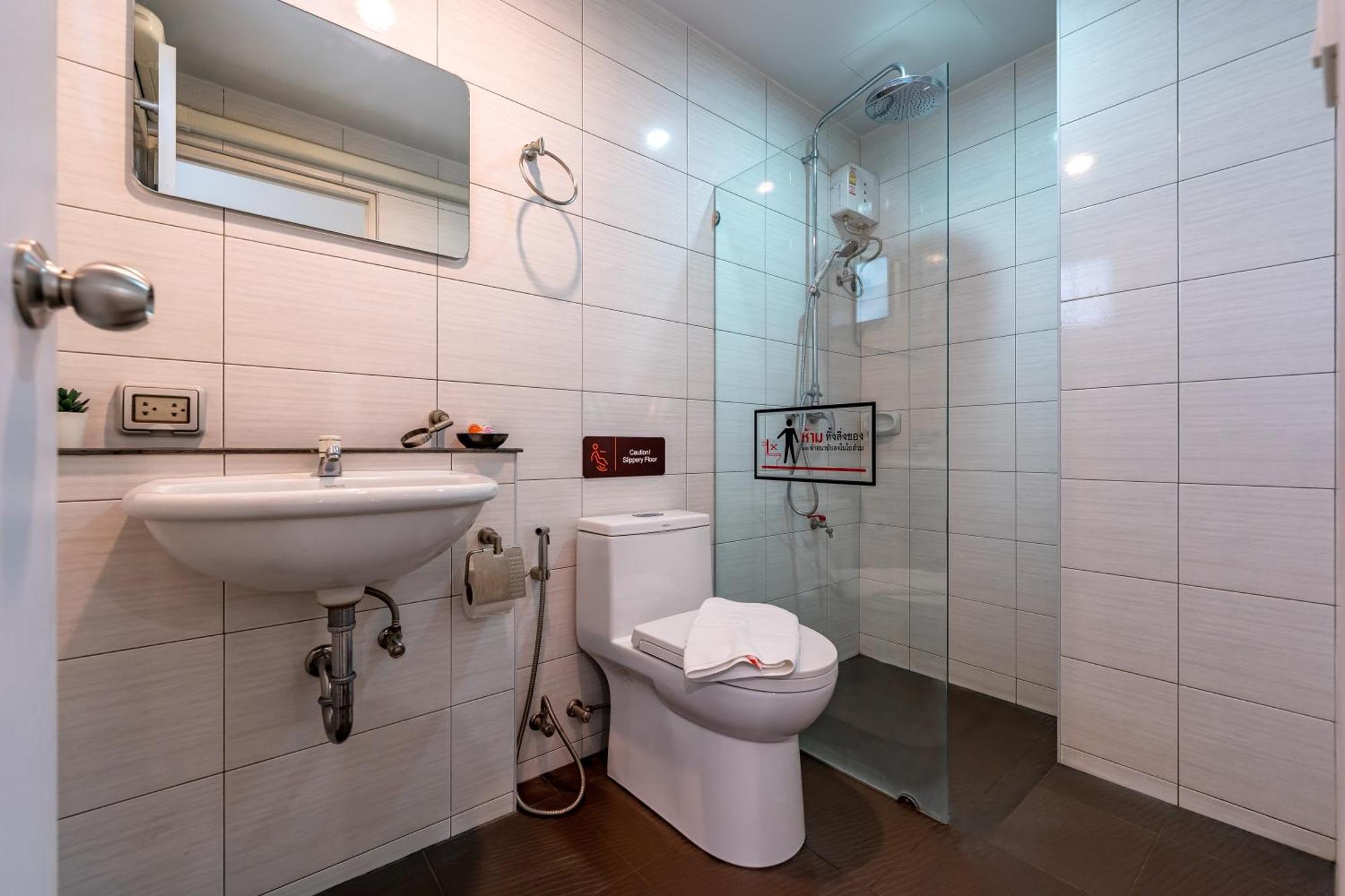 7 Days Premium Hotel At Icon Siam Station Bangkok Exteriör bild