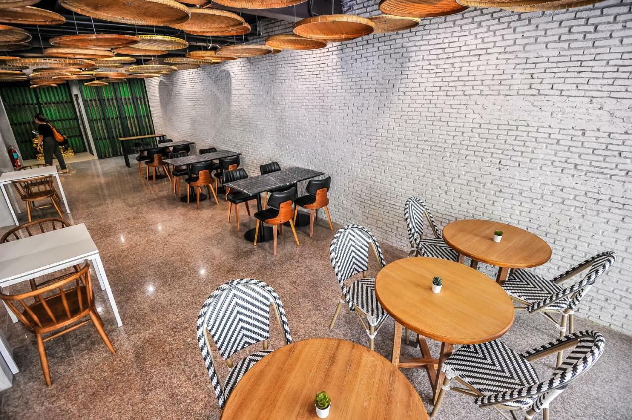 7 Days Premium Hotel At Icon Siam Station Bangkok Exteriör bild