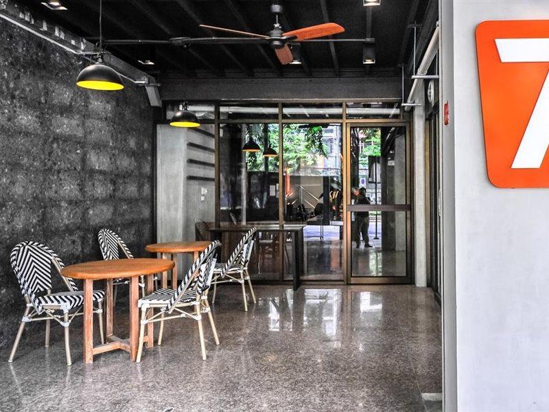 7 Days Premium Hotel At Icon Siam Station Bangkok Exteriör bild